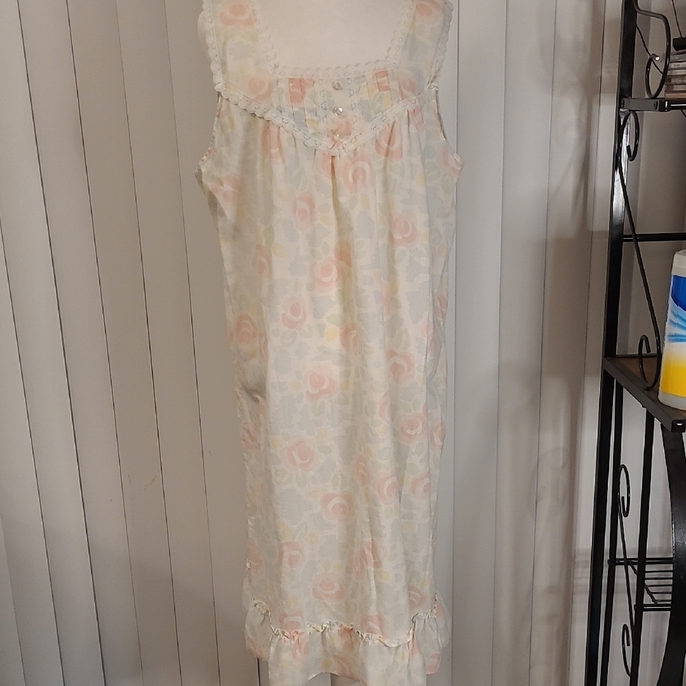 Vtg Night time Creations Floral Lace Trim Nightgown